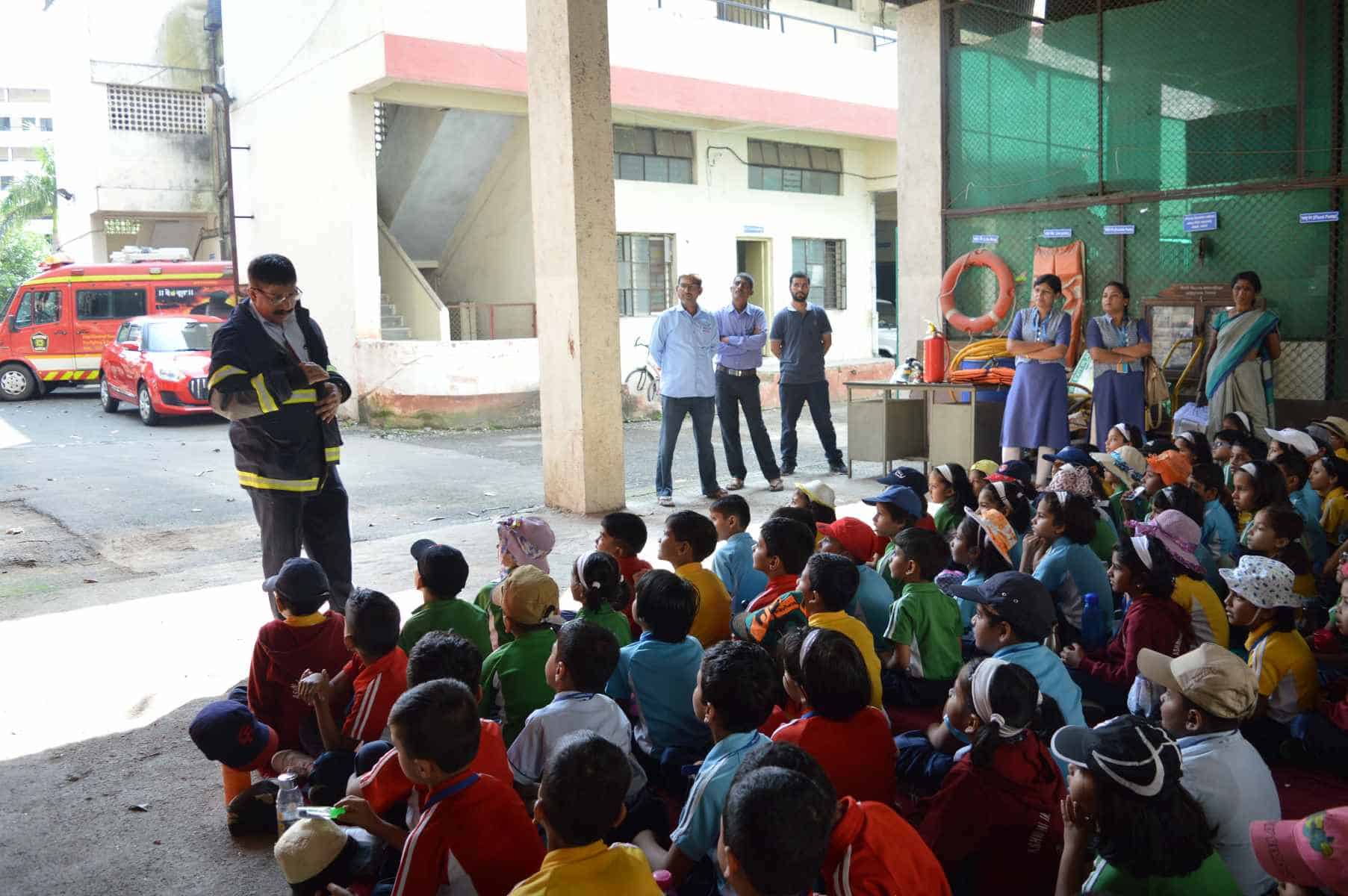 Visit-to-Firestation_2